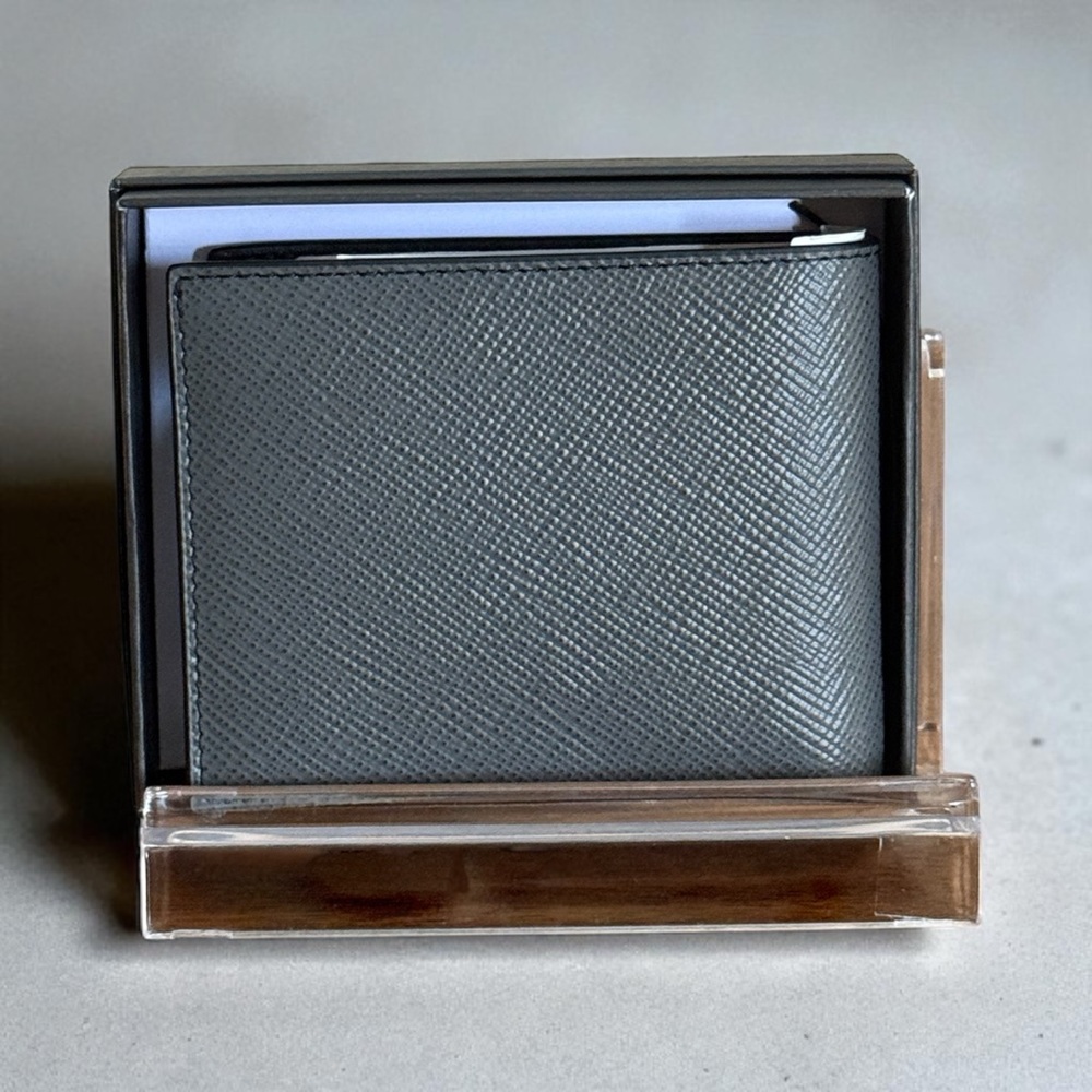 NWT Michael Kors Men’s Leather Harrison Wallet in Greyhound! New in Box! - Picture 2 of 5